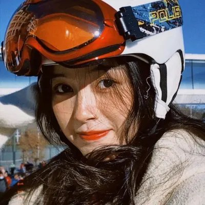 靓仔斗大鳄